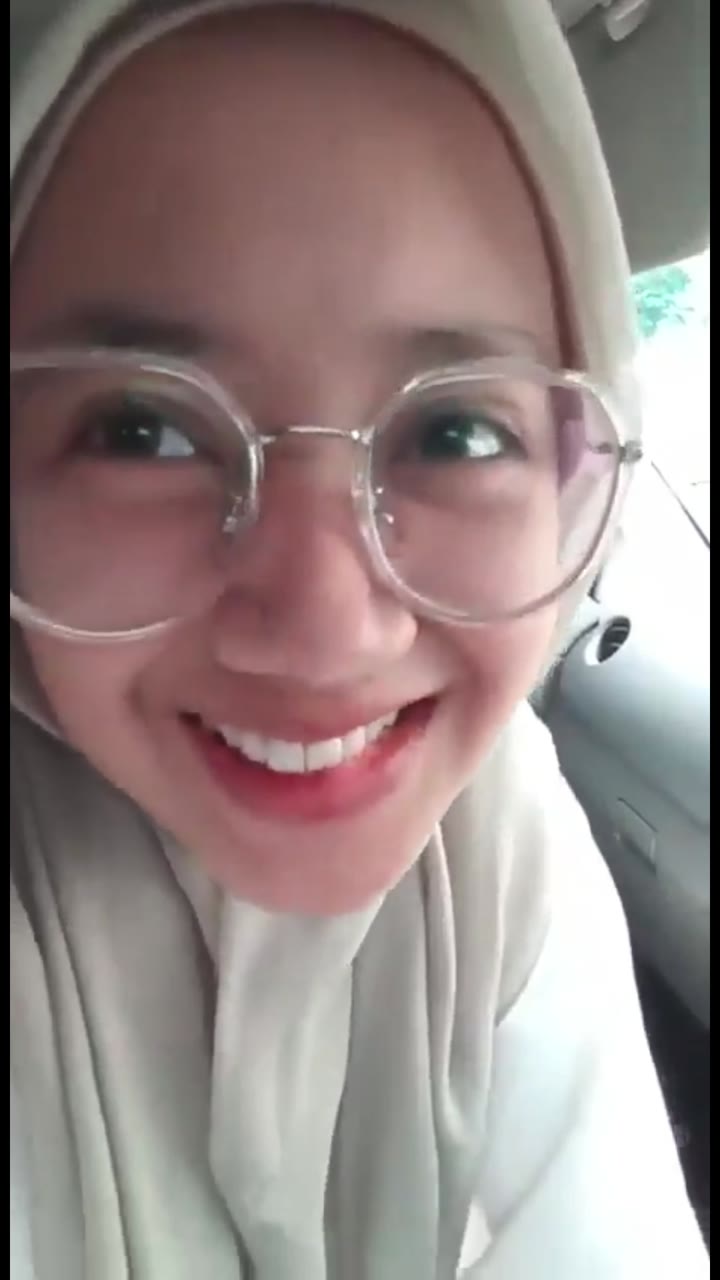 Indonesia Viral Tante Binor Cantik Pemilik Hotel dan Restauran Surabaya Indonesia Service Client